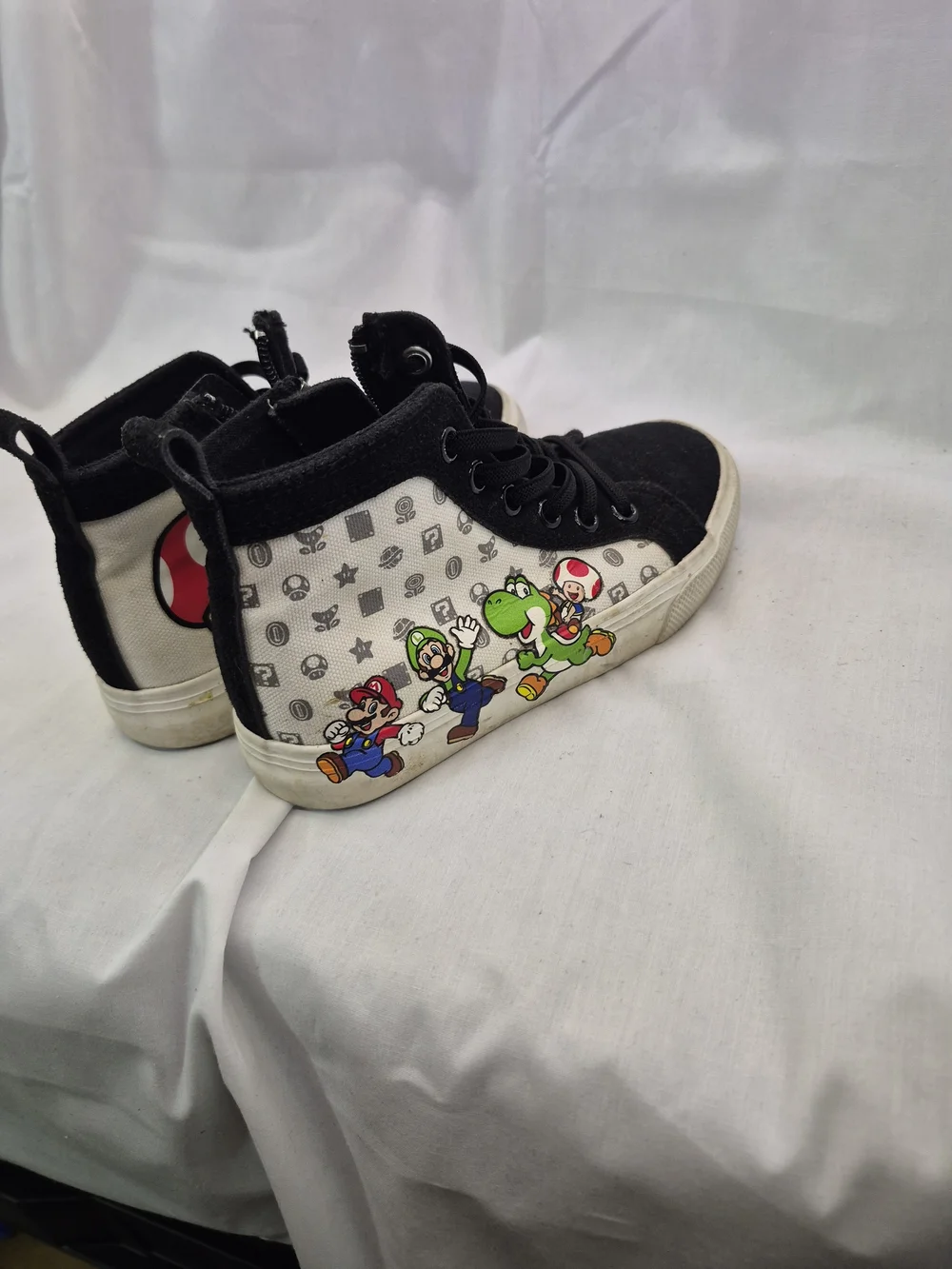 Nintendo Black High-Top Kids Sneakers with Character Print‎
